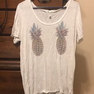 PINK vs pineapple shirt